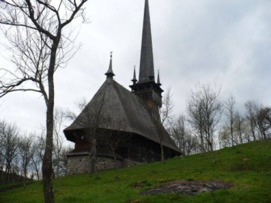 Guvernul a alocat miercuri 12 milioane de lei pentru repararea unor biserici